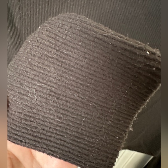 Out from under black Medium crop long sleeve - Picture 6 of 10